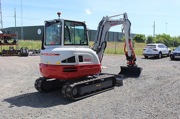 Ny Takeuchi TB250 Rototilt, grip 3 skopor 3 års garanti 4 of 12