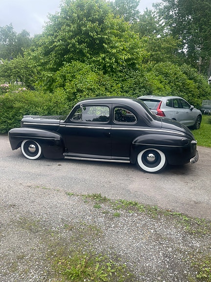 Ford Coupé 2 of 5
