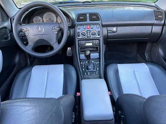Mercedes-Benz CLK230 17 of 27