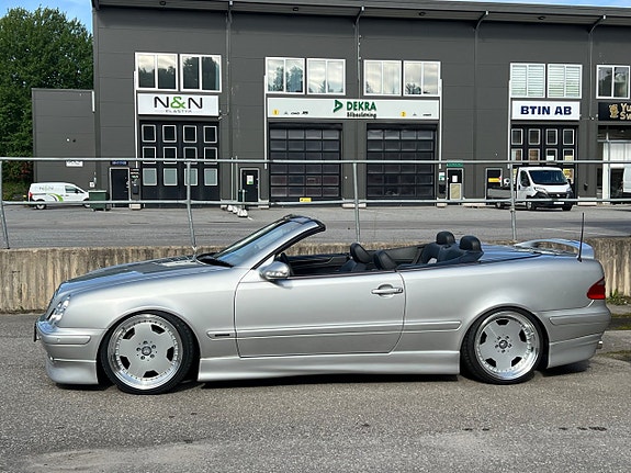 Mercedes-Benz CLK230 7 of 27