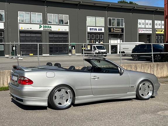Mercedes-Benz CLK230 13 of 27
