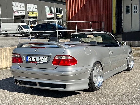 Mercedes-Benz CLK230 10 of 27