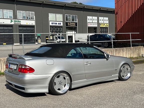 Mercedes-Benz CLK230 26 of 27