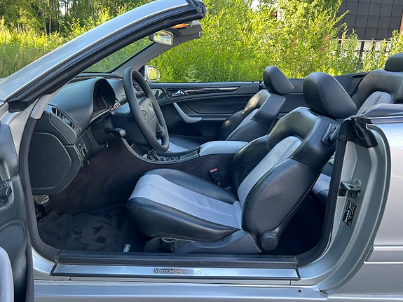 Mercedes-Benz CLK230 18 of 27