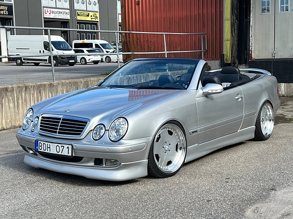 Mercedes-Benz CLK230 4 of 27