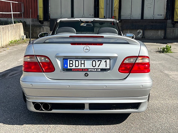 Mercedes-Benz CLK230 8 of 27