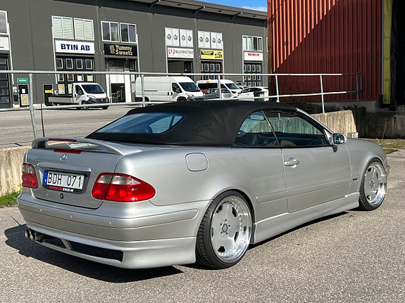Mercedes-Benz CLK230 25 of 27