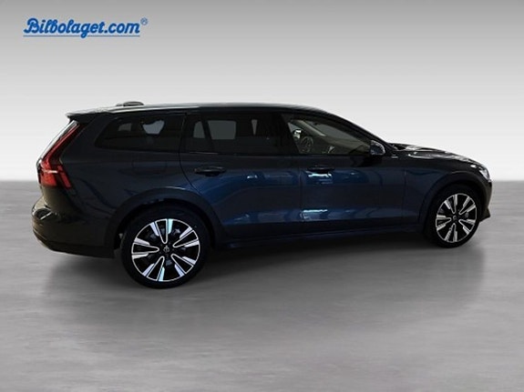 Volvo V60 Cross Country 5 of 17
