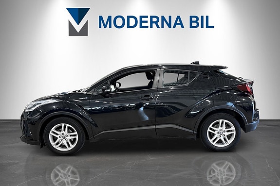 Toyota C-HR 3 of 5
