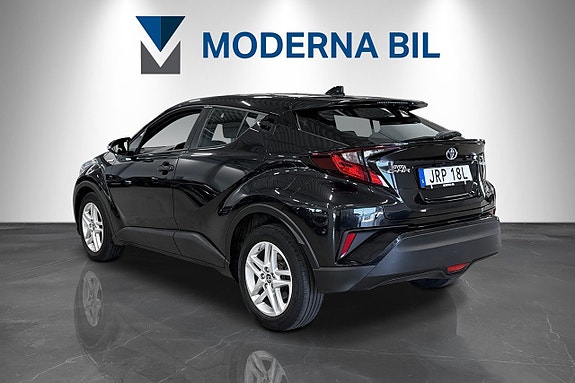 Toyota C-HR 4 of 5
