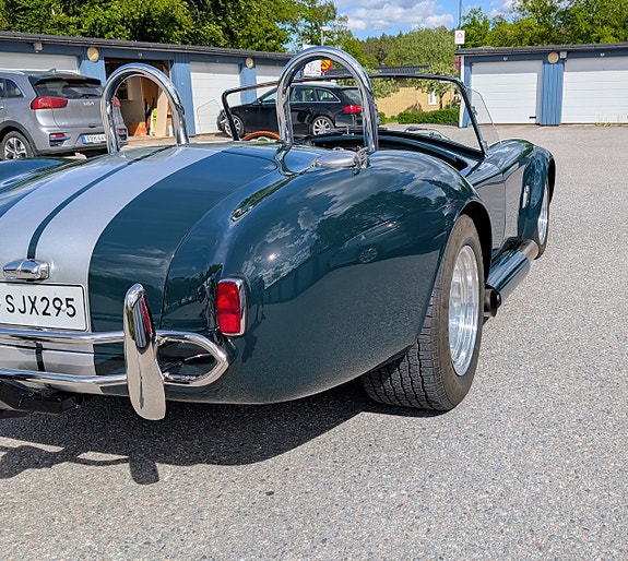 AC Cobra 2 of 3