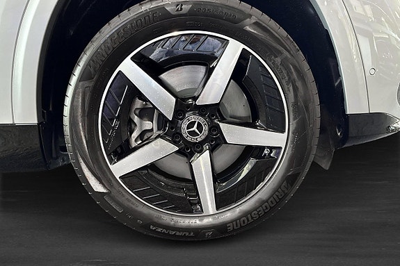 Mercedes-Benz GLB350 5 of 5