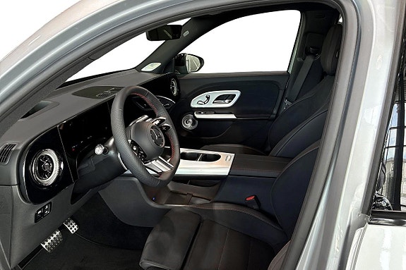 Mercedes-Benz GLB350 11 of 12