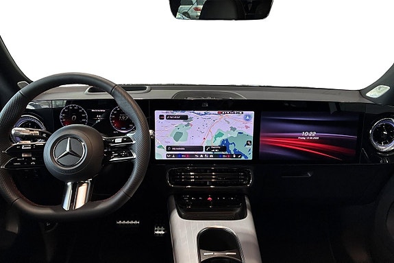 Mercedes-Benz GLB350 8 of 12