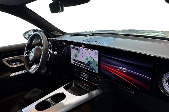 Mercedes-Benz GLB350 9 of 12