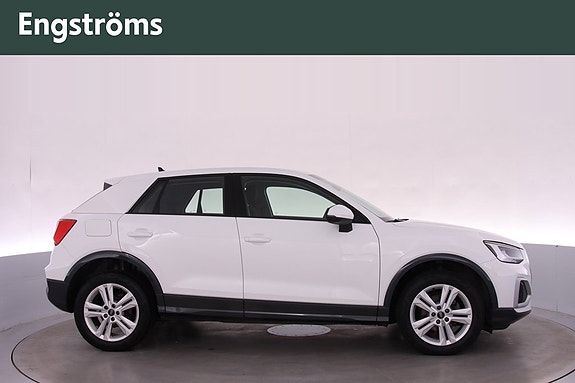 Audi Q2 2 of 5