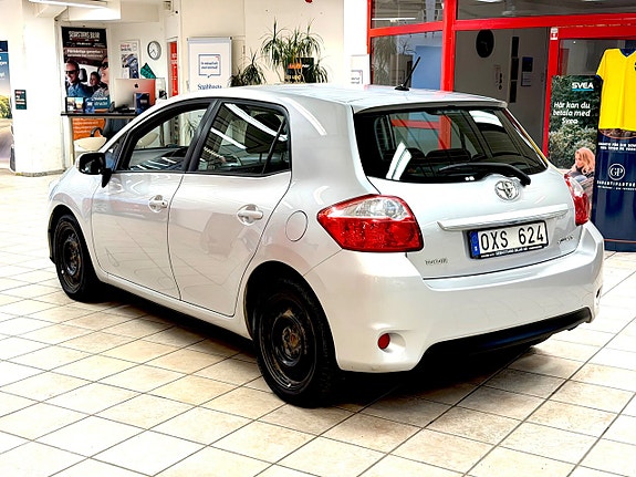 Toyota Auris 5 of 5