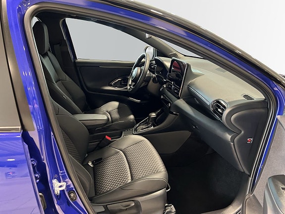 Toyota Yaris 6 of 23
