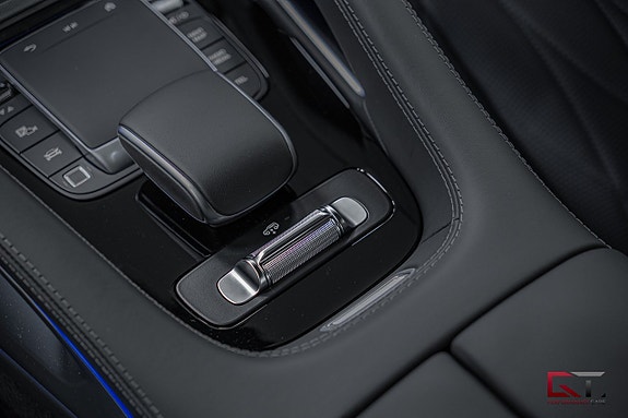 Mercedes-Benz GLE53 18 of 23
