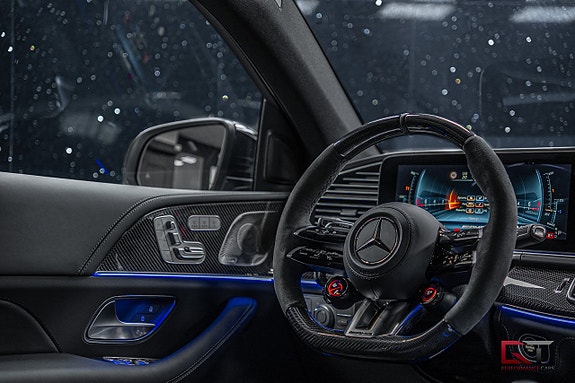 Mercedes-Benz GLE53 22 of 23