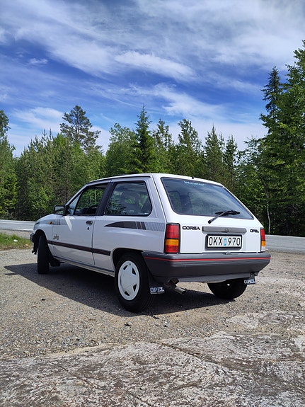 Opel Corsa 2 of 5