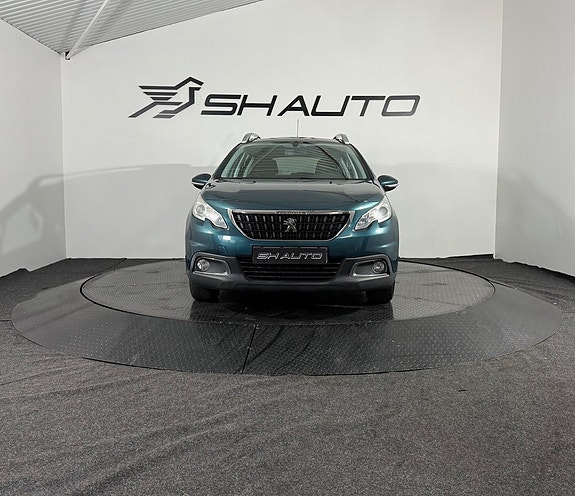 Peugeot 2008 2 of 5