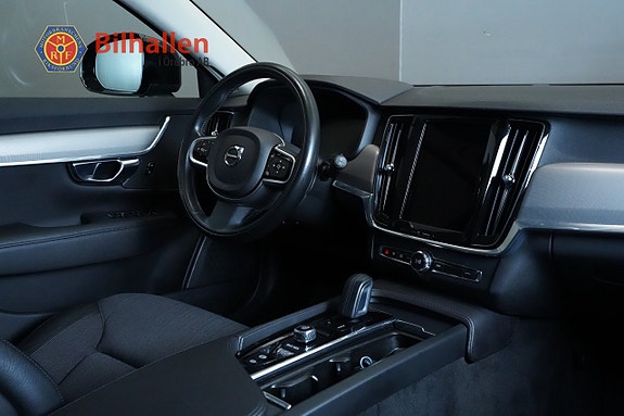 Volvo V90 Cross Country 13 of 23