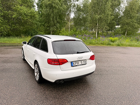 Audi A4 4 of 5
