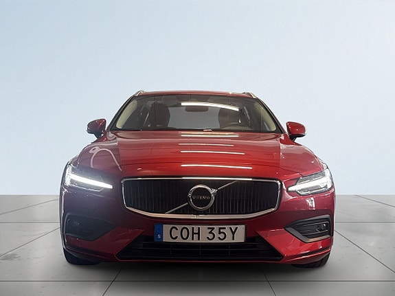 Volvo V60 2 of 5