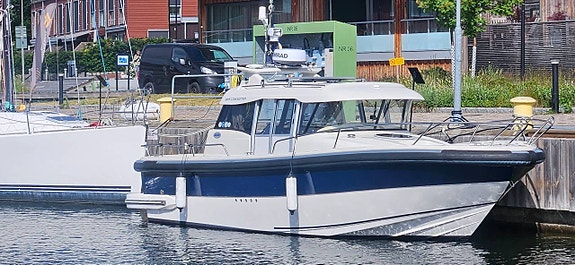 Askeladden 805 Commuter-2005 Mercruiser 4,2l-2005 2 of 12