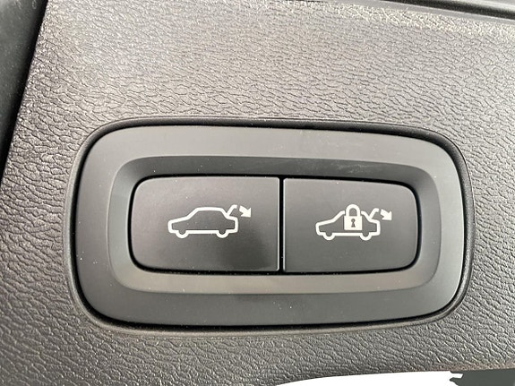 Volvo XC60 11 of 14