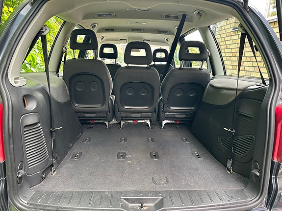 Volkswagen Sharan 4 of 5