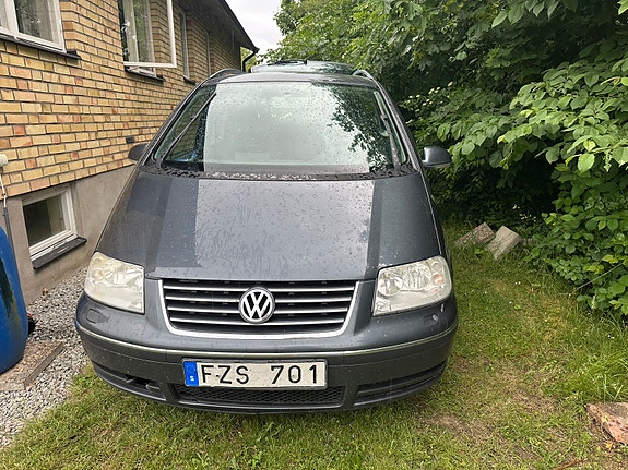 Volkswagen Sharan 2 of 5