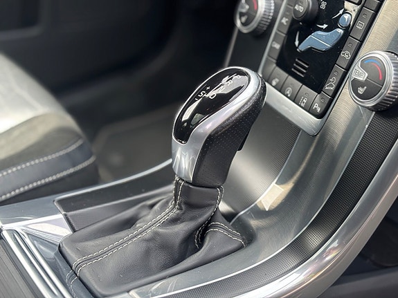 Volvo XC60 12 of 18