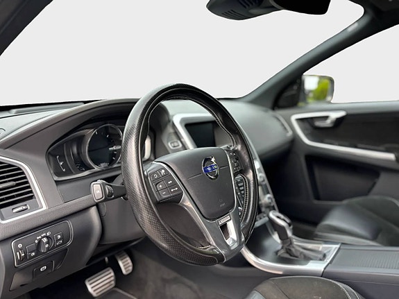 Volvo XC60 10 of 18