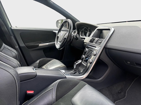 Volvo XC60 11 of 18