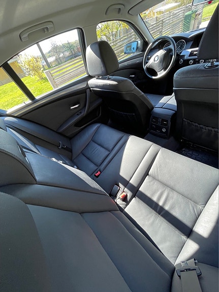 BMW 523i 5 of 5