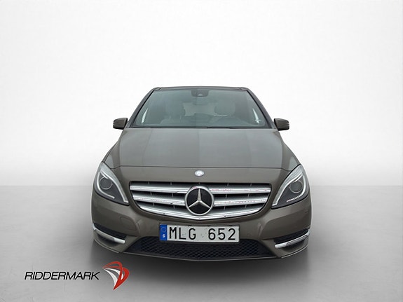 Mercedes-Benz B180 2 of 5