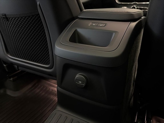 Volvo XC60 23 of 29