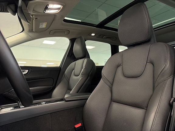 Volvo XC60 11 of 29