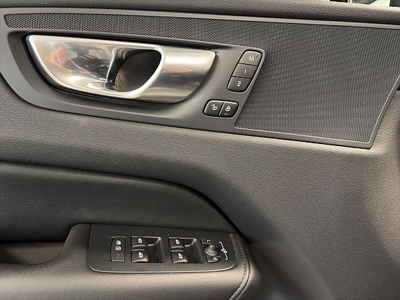 Volvo XC60 9 of 29