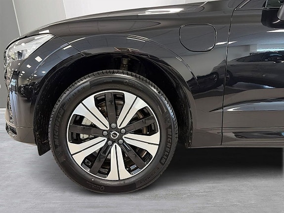 Volvo XC60 8 of 29
