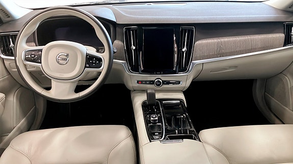 Volvo V90 4 of 5