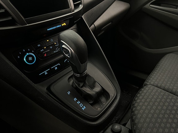 Ford Transit Connect 26 of 30