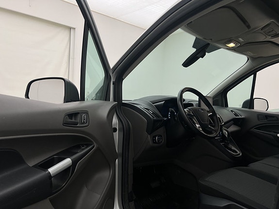 Ford Transit Connect 16 of 30