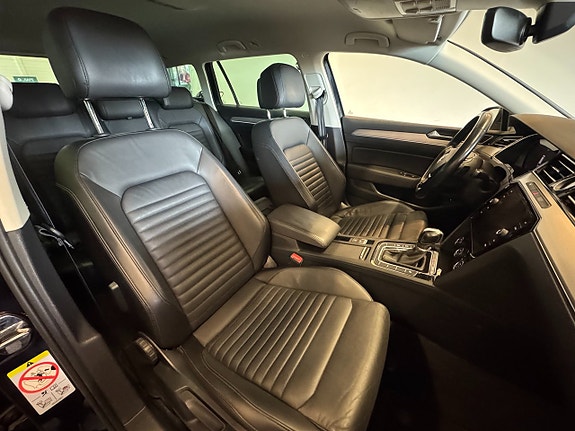 Volkswagen Passat 10 of 22