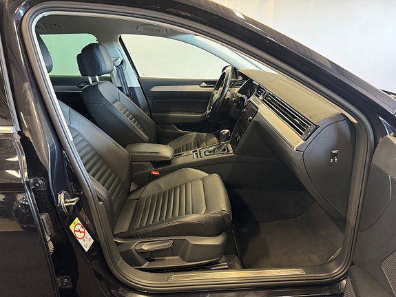 Volkswagen Passat 8 of 22