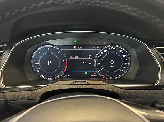 Volkswagen Passat 19 of 22