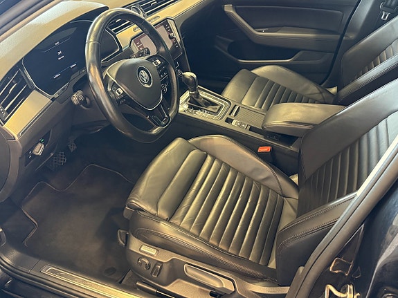 Volkswagen Passat 12 of 22