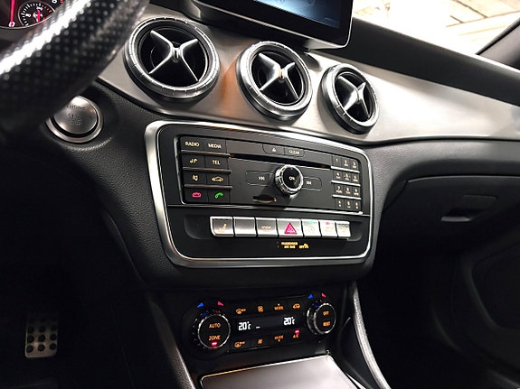 Mercedes-Benz CLA200 d 12 of 21